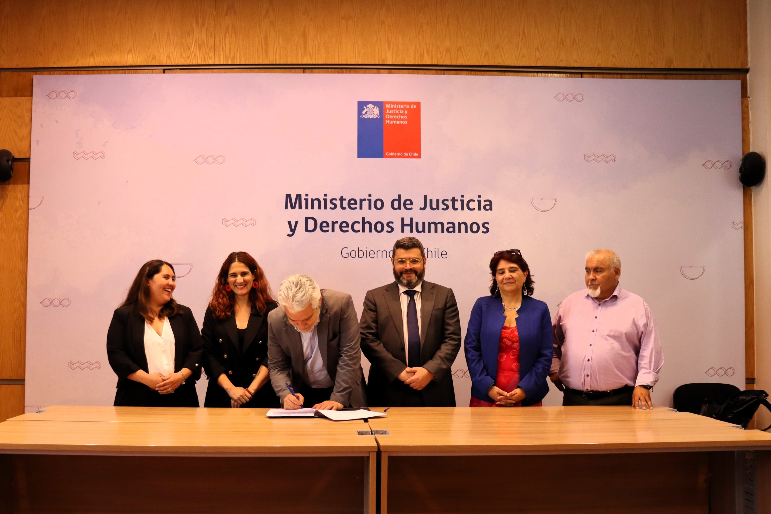 ANEF y AFUMINJU firman protocolo de acuerdo con la Subsecretaría de Justicia
