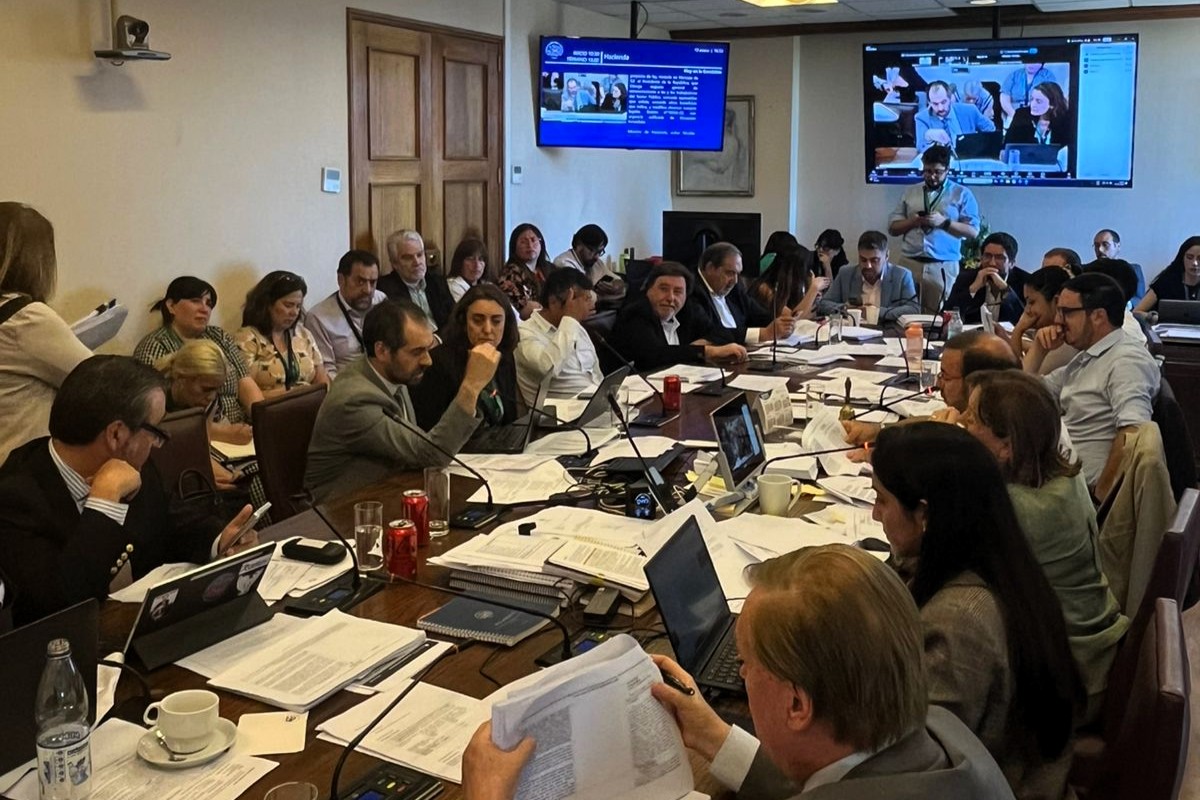 Comisión de Hacienda despacha a Sala de la Cámara proyecto de Reajuste del Sector Público