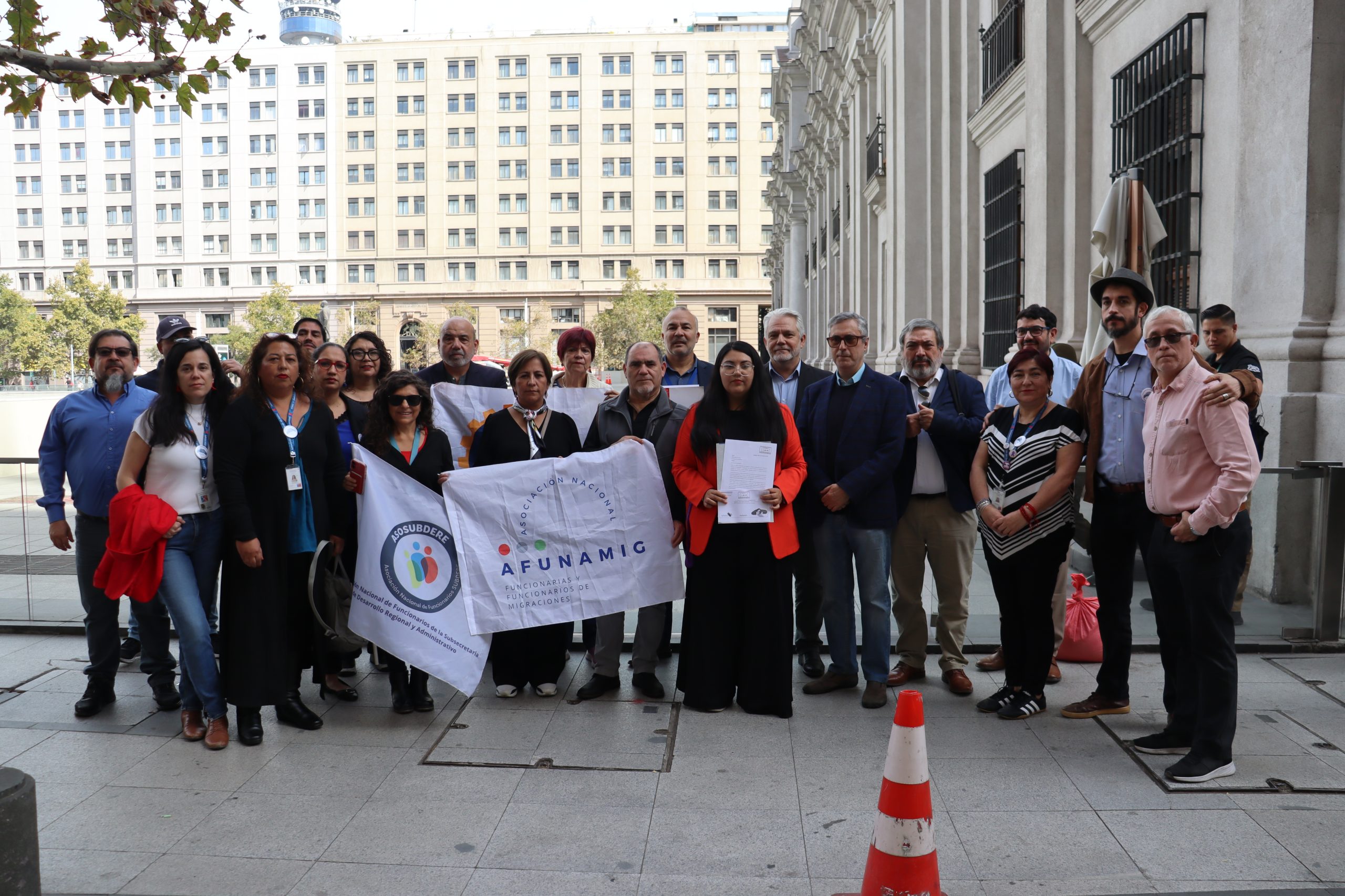 AFUNAMIG, FENAMINSA y ANEF realizan presentación en Contraloría y dejan carta al Presidente de la República